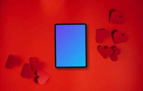 Tableta mockup con el concepto de San Valentín