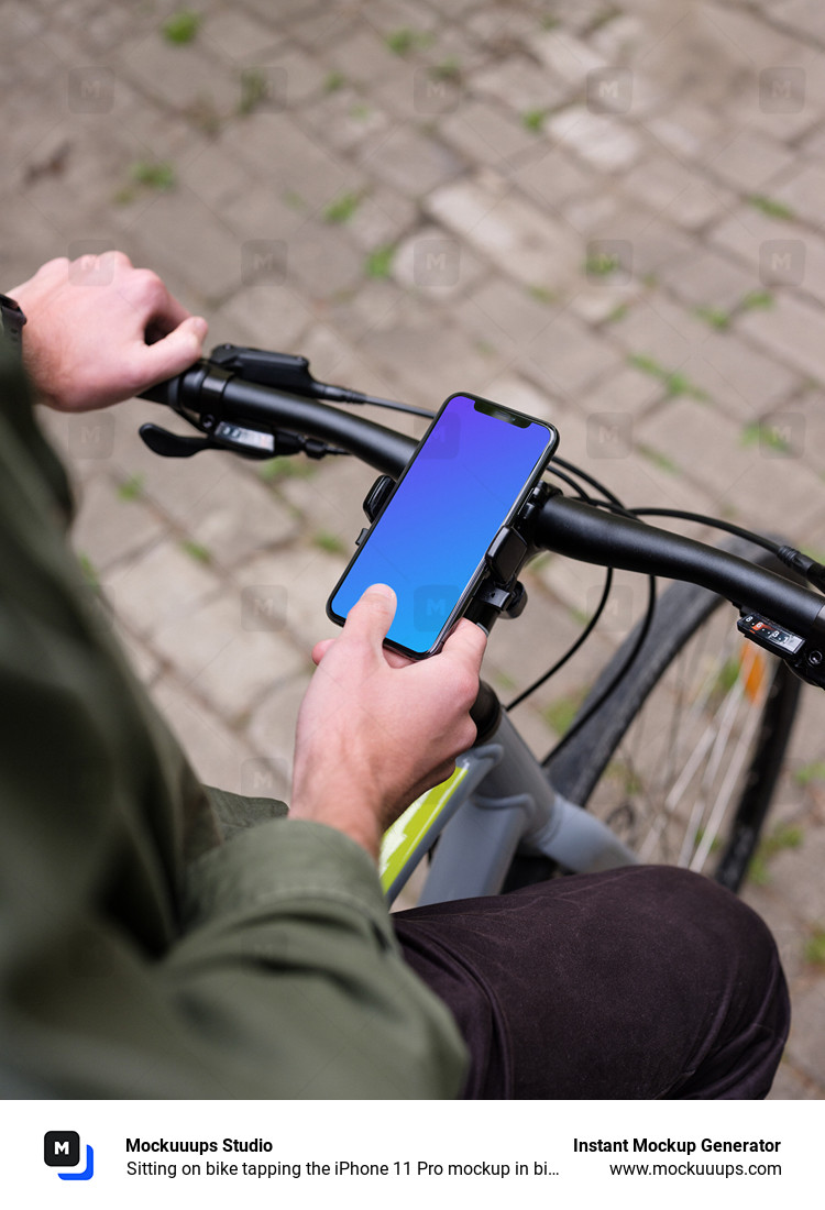 Sentado en la bicicleta golpeando el iPhone 11 Pro mockup en el soporte de la bicicleta