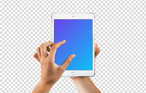 Mujer haciendo zoom en la pantalla del iPad Mini Silver mockup