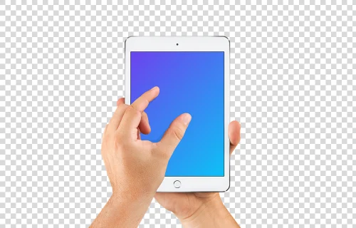 Hombre haciendo zoom en la pantalla del iPad mini Silver mockup